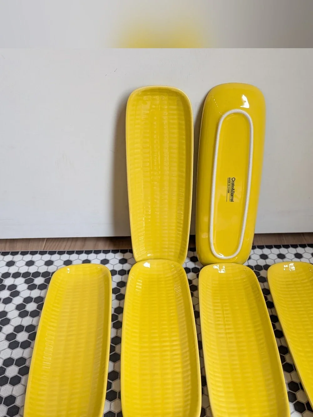Vintage CRATE & BARREL BRIGHT SUNSHINE YELLOW CORN ON THE COB DISHES - 6